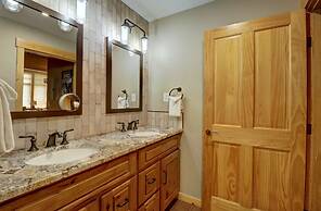 Amazing Condo in Heart of Center Village - TX304 by RedAwning