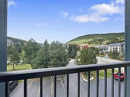 Timeless Classic Ski Condo - SH404 by RedAwning