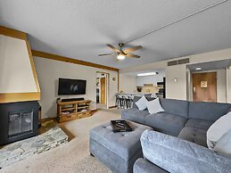 Timeless Classic Ski Condo - SH404 by RedAwning