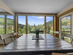 Timeless Classic Ski Condo - SH404 by RedAwning