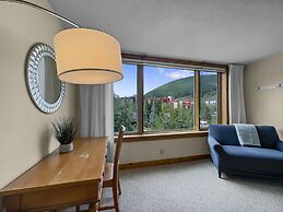 Timeless Classic Ski Condo - SH404 by RedAwning