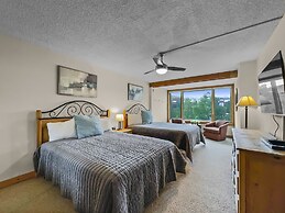 Timeless Classic Ski Condo - SH404 by RedAwning
