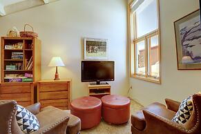 Alluring Lofty Condo In East Village - PG310 by RedAwning