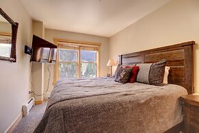 Newly Remodeled, Open Layout, with Incredible Views - CS302 by RedAwni