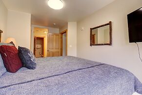 Newly Remodeled, Open Layout, with Incredible Views - CS302 by RedAwni