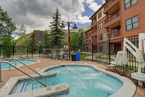 Newly Remodeled, Open Layout, with Incredible Views - CS302 by RedAwni