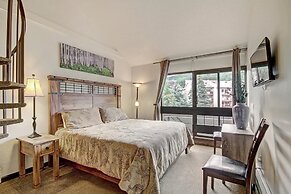 Pet-Friendly Ski in Ski out Condo 30 Second Walk to Lift  - SF204 by R