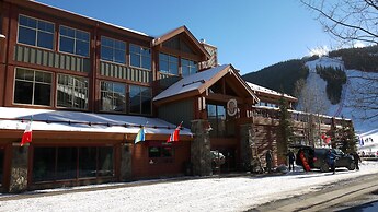 Pet-Friendly Ski in Ski out Condo 30 Second Walk to Lift  - SF204 by R