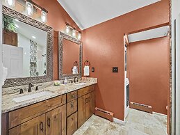 Private Dog Friendly Home Boasts Incredible Views - WD25 by RedAwning