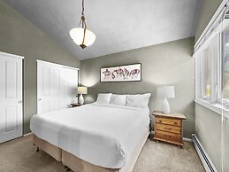 Private Dog Friendly Home Boasts Incredible Views - WD25 by RedAwning