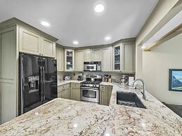 Private Dog Friendly Home Boasts Incredible Views - WD25 by RedAwning