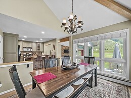 Private Dog Friendly Home Boasts Incredible Views - WD25 by RedAwning