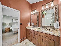 Private Dog Friendly Home Boasts Incredible Views - WD25 by RedAwning