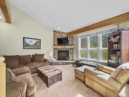 Private Dog Friendly Home Boasts Incredible Views - WD25 by RedAwning