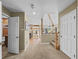 Private Dog Friendly Home Boasts Incredible Views - WD25 by RedAwning