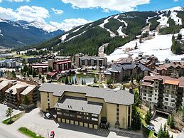 Pet-friendly Very Spacious Condo - BE108 by RedAwning