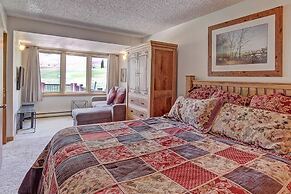 Amazing Ski in-out Condo With Mountain Views - FP114 by RedAwning