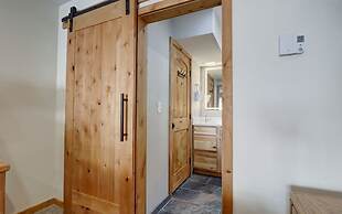 Amazing Ski in-out Condo With Mountain Views - FP114 by RedAwning