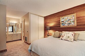 Beautiful Dog Friendly Ski Chalet A Minute to SuperBee Lift - AN203 by