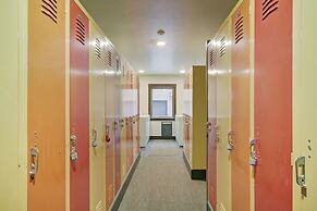 Beautiful Dog Friendly Ski Chalet A Minute to SuperBee Lift - AN203 by