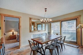 Beautiful Dog Friendly Ski Chalet A Minute to SuperBee Lift - AN203 by