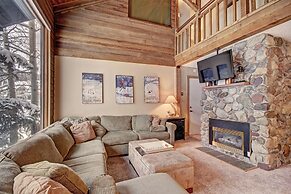 Beautiful Dog Friendly Ski Chalet A Minute to SuperBee Lift - AN203 by