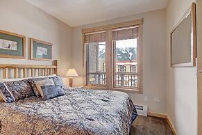 Comfortable Condo, Outstanding Location - TX414 by RedAwning