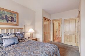 Comfortable Condo, Outstanding Location - TX414 by RedAwning