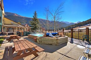 Beautiful Condo, Ski Out Your Back Door - FP202 by RedAwning