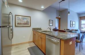 Best Location On The Mountain, Amazing View - CO204 by RedAwning