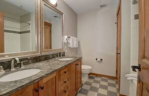 Best Location On The Mountain, Amazing View - CO204 by RedAwning