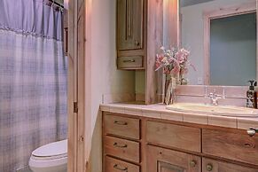 Short Walk to Ski Lift & Private Hot tub - 39C by RedAwning