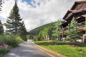 Short Walk to Ski Lift & Private Hot tub - 39C by RedAwning