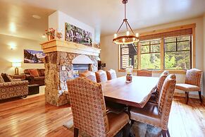 Short Walk to Ski Lift & Private Hot tub - 39C by RedAwning