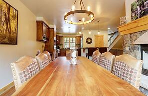 Short Walk to Ski Lift & Private Hot tub - 39C by RedAwning