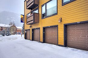 Beautiful Mountain Condo A Minute to Lift - AN210 by RedAwning