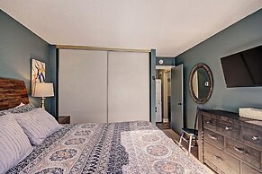 Beautiful Mountain Condo A Minute to Lift - AN210 by RedAwning