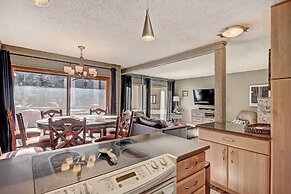 Beautiful Mountain Condo A Minute to Lift - AN210 by RedAwning