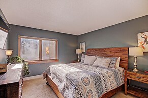 Beautiful Mountain Condo A Minute to Lift - AN210 by RedAwning