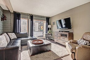 Beautiful Mountain Condo A Minute to Lift - AN210 by RedAwning