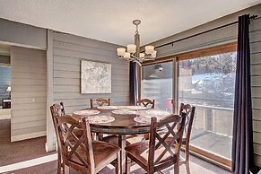 Beautiful Mountain Condo A Minute to Lift - AN210 by RedAwning