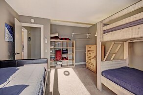 Beautiful Mountain Condo A Minute to Lift - AN210 by RedAwning