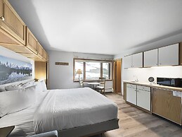 Amazing Location - Steps to American Eagle Lift - CJ202 by RedAwning