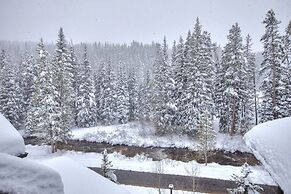 Mountain Chalet Right Next To The Lift - 39B by RedAwning