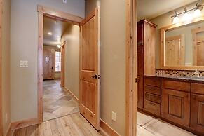 Mountain Chalet Right Next To The Lift - 39B by RedAwning