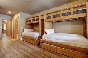 Mountain Chalet Right Next To The Lift - 39B by RedAwning