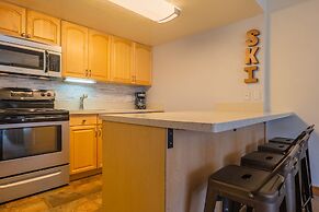 Comfortable Cozy Condo - Short Walk to American Eagle Lift - SH402 by 