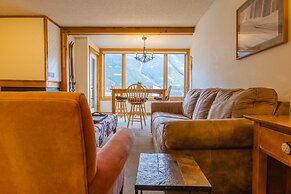 Comfortable Cozy Condo - Short Walk to American Eagle Lift - SH402 by 