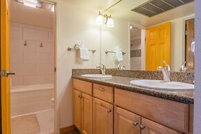 Comfortable Cozy Condo - Short Walk to American Eagle Lift - SH402 by 