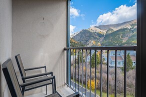 Comfortable Cozy Condo - Short Walk to American Eagle Lift - SH402 by 